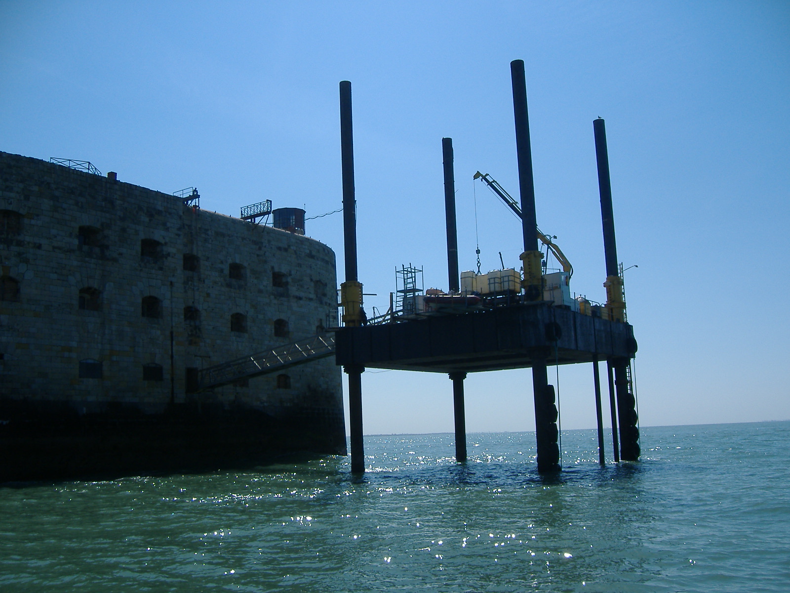Fort Boyard et sa plateforme en mer
